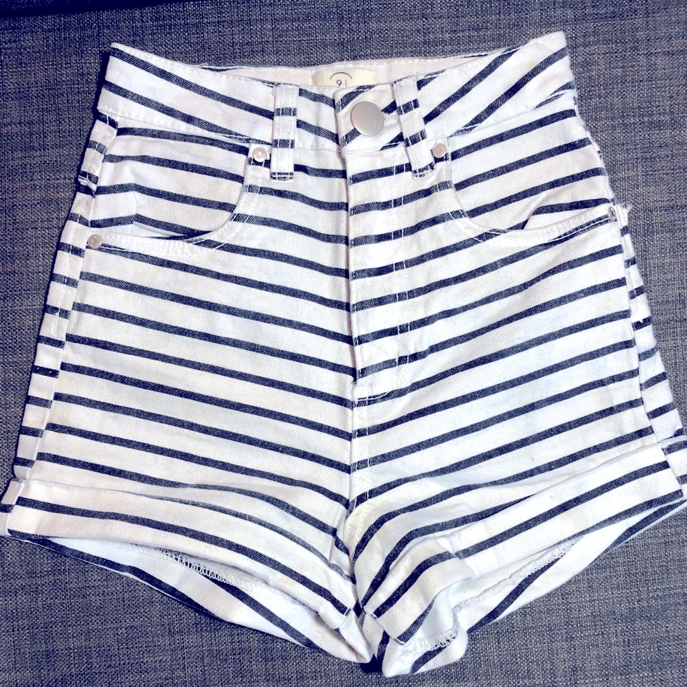 Stripes highwasted denim shorts